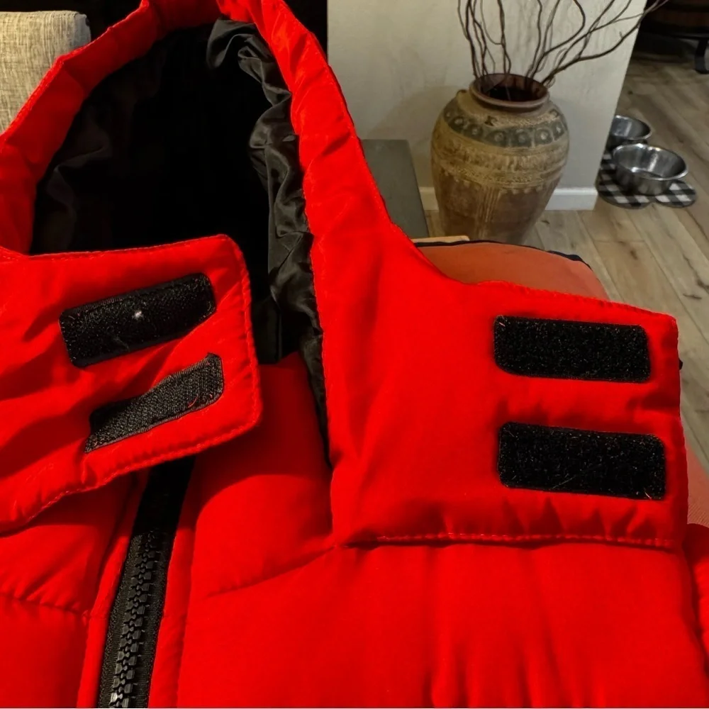 Weatherproof red black & gray puffer jacket with hood zip closure pockets, M.